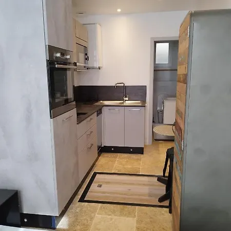 Le St Louis 1 Amenagee Avec Cuisine * La Rochelle (Charente-Maritime)